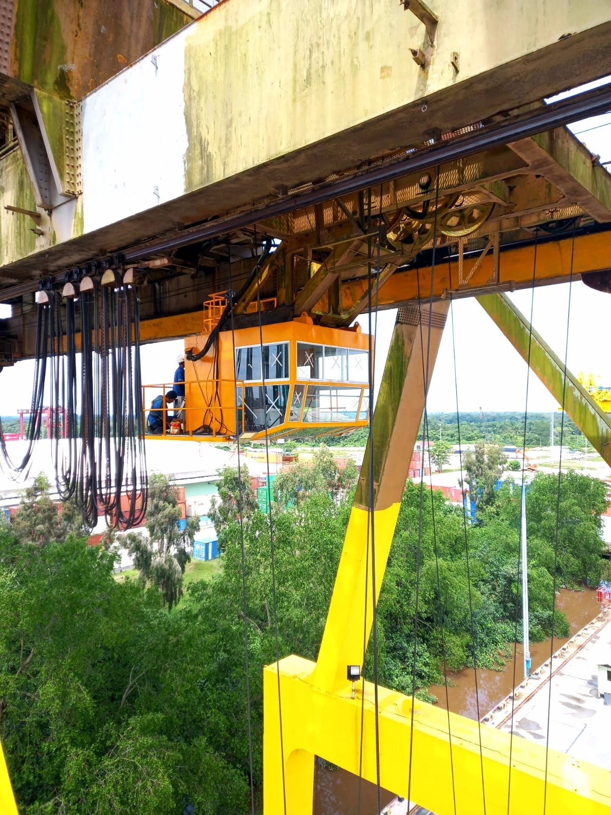 Crane Refurbishment & Operator Cabin Upgrade